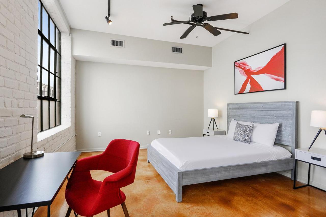 Three-Bedroom Apartment,1047009061:JPEG