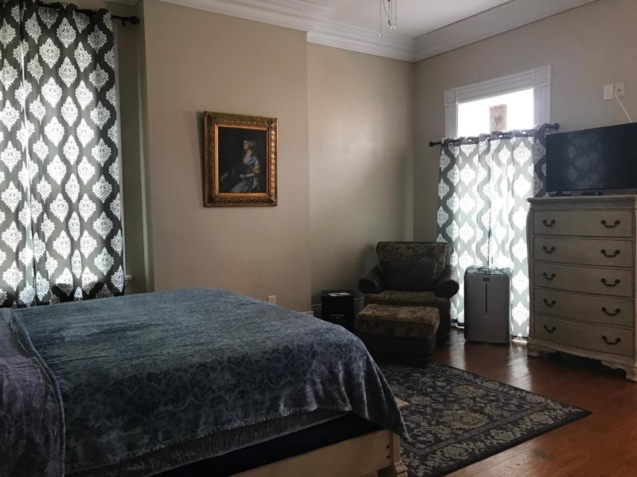 King Suite with Balcony,1589390464:JPEG