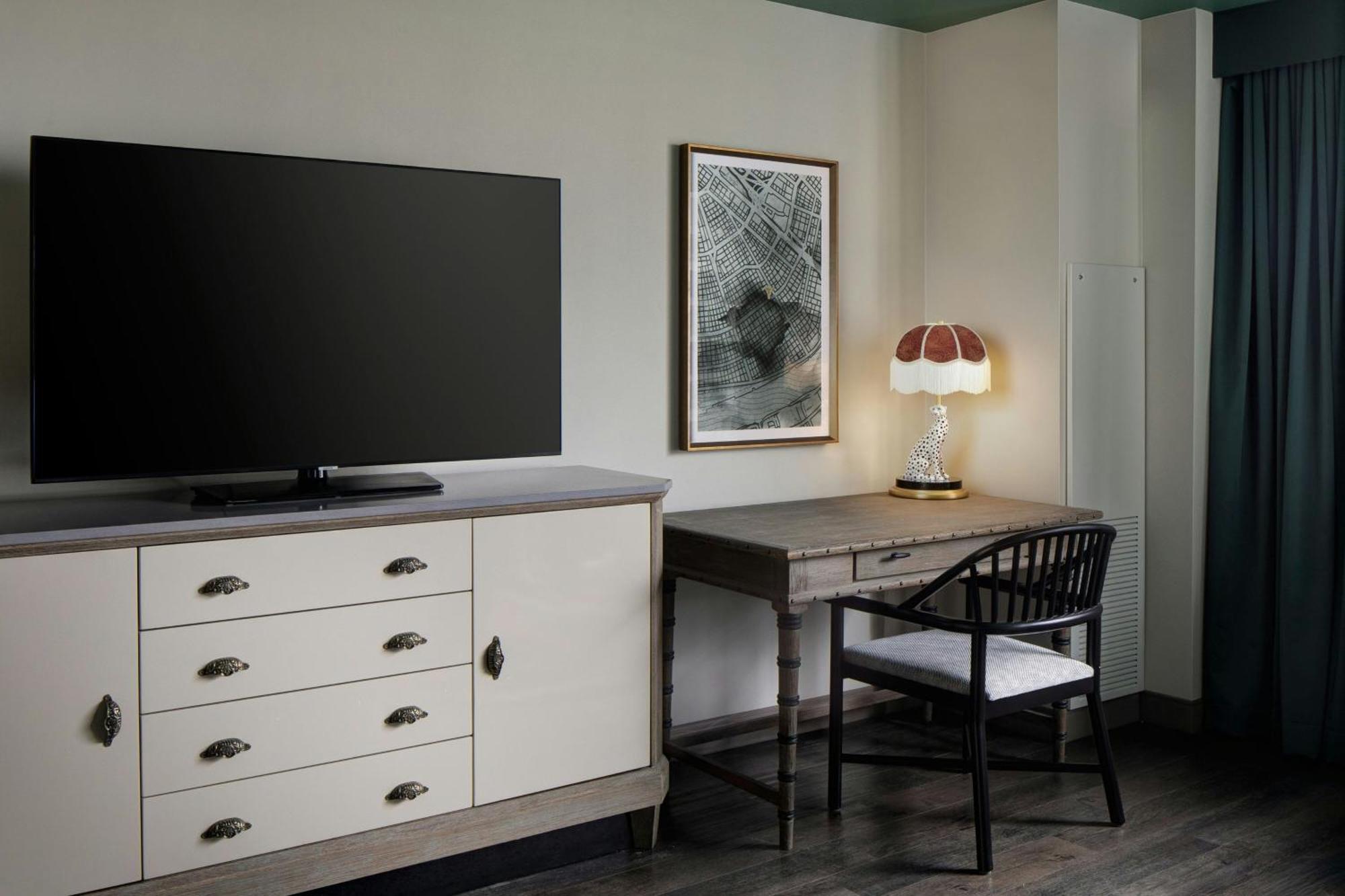 Executive King Room with City View