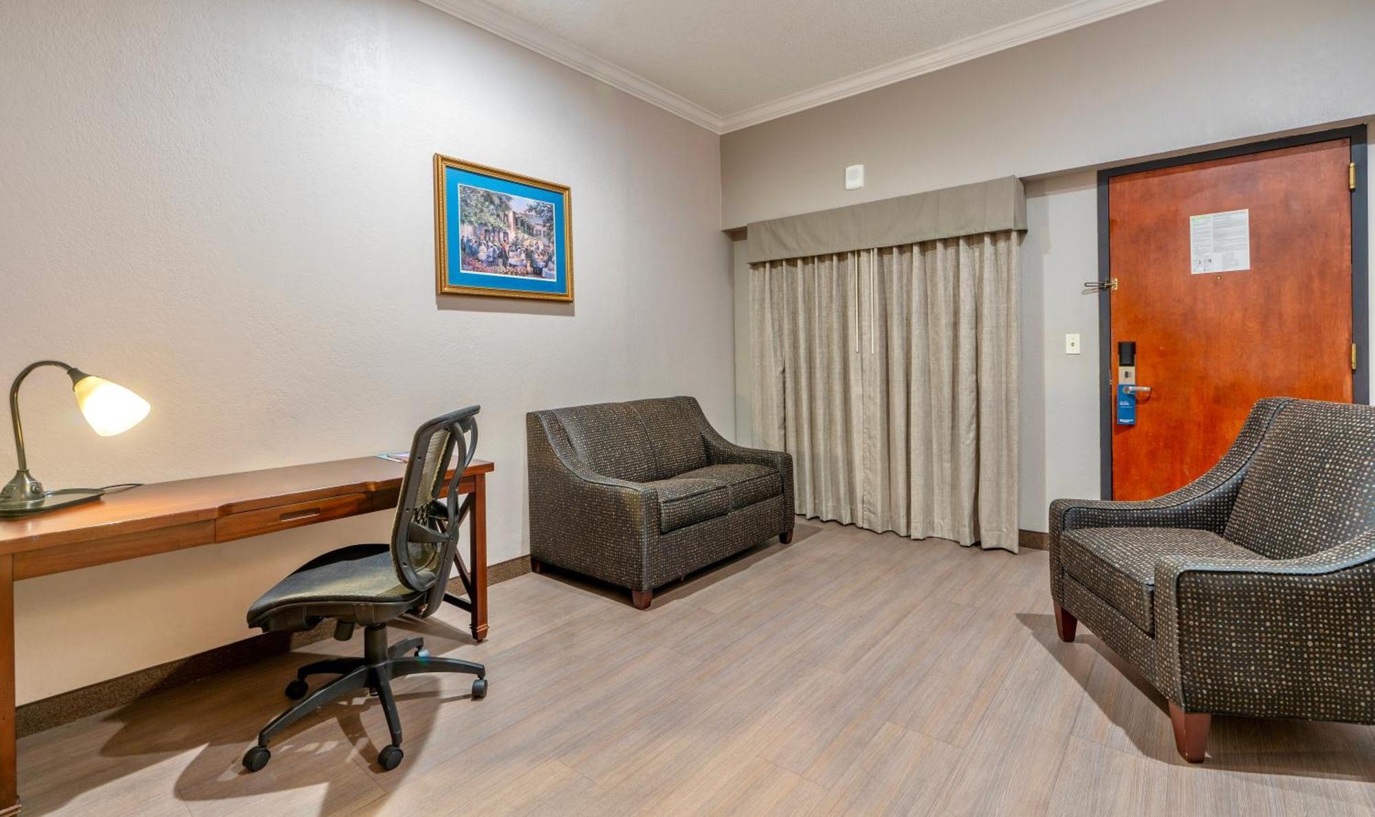 Suite with Two Double Beds - Non-Smoking