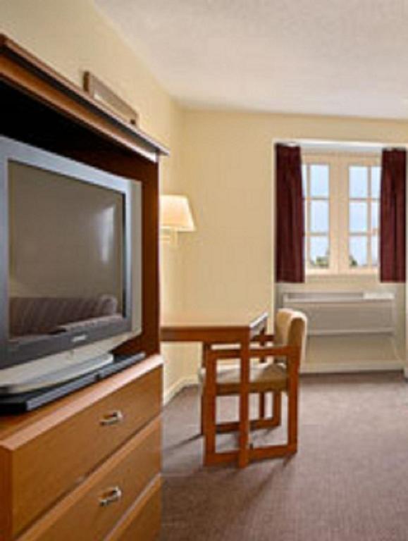 King Room - Non-Smoking