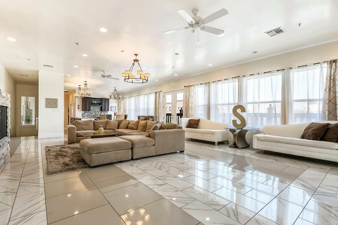 Penthouse Apartment,909640438:JPEG