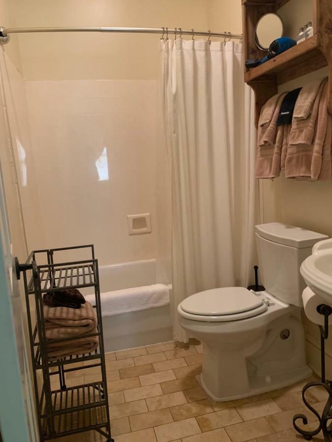Standard Queen Room