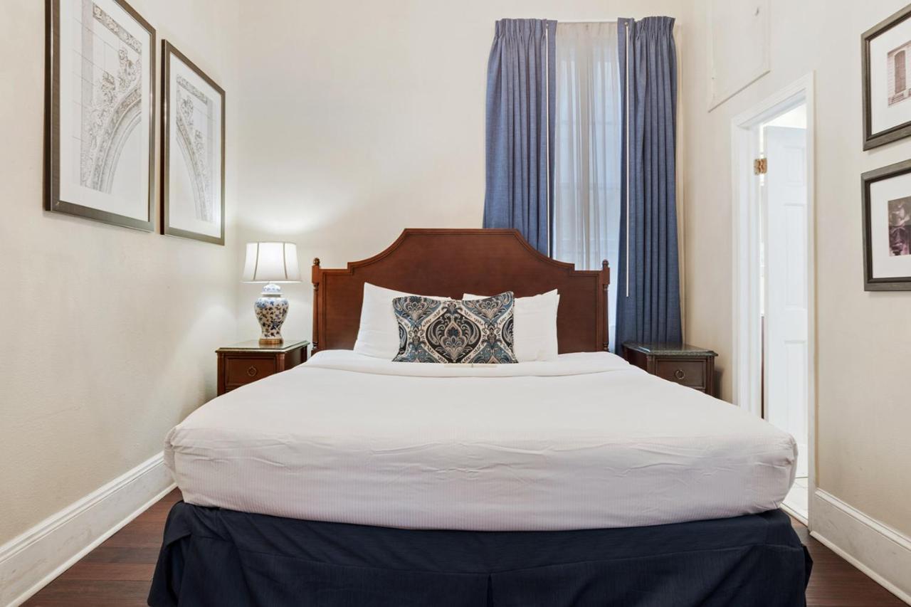 Petite Room with One Queen Bed,1210527436:JPEG