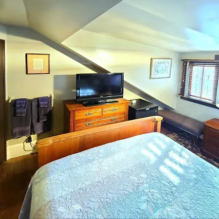 Lions Inn Bed & Breakfast-2