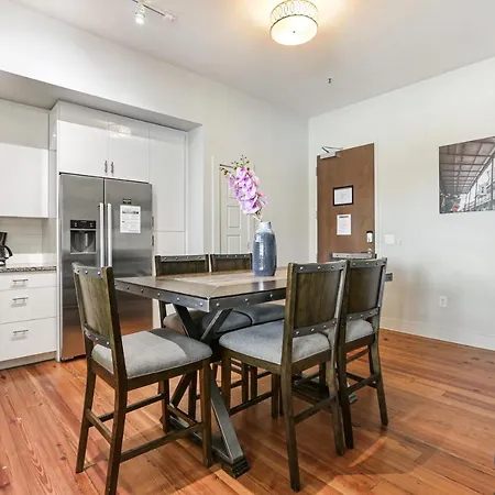 2 Bedroom Elegant Condos In Downtown New Orleans-3