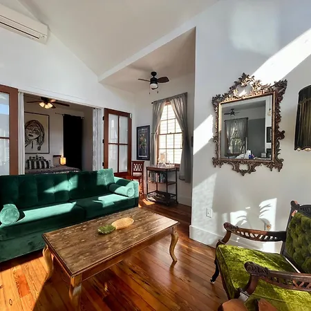 Auld Sweet Olive Bed And Breakfast-3