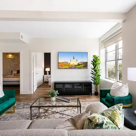 Modern & Fully Furnished Apartments In The Heart Of The City-3