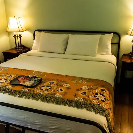 Historic Mardi Gras Inn-2