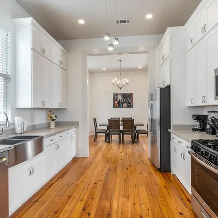 Fabulous Cottages With City Views-2