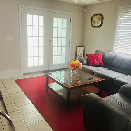 Near French Quarter Nice Two Bedrooms+-2