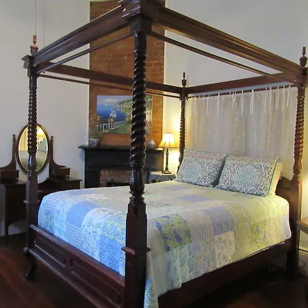 Garden District Bed And Breakfast-3
