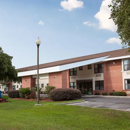 Federal City Inn & Suites-2