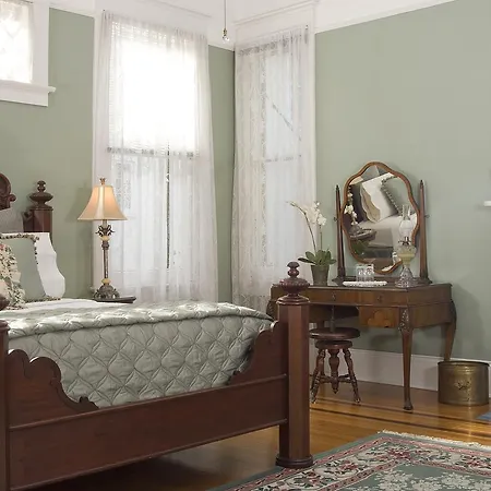Southern Comfort Bed And Breakfast-2