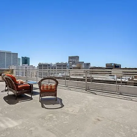 2 Bedroom Elegant Condos In Downtown New Orleans-2